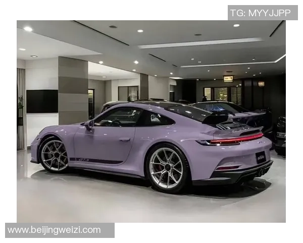 足球球星手机膜：专属定制护膜让你的手机与偶像同框精彩呈现