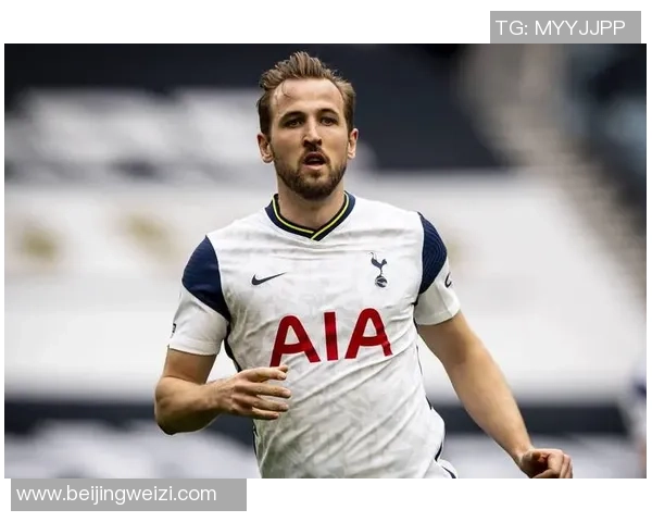 世界足坛3号足球中锋球星大盘点与发展历程分析